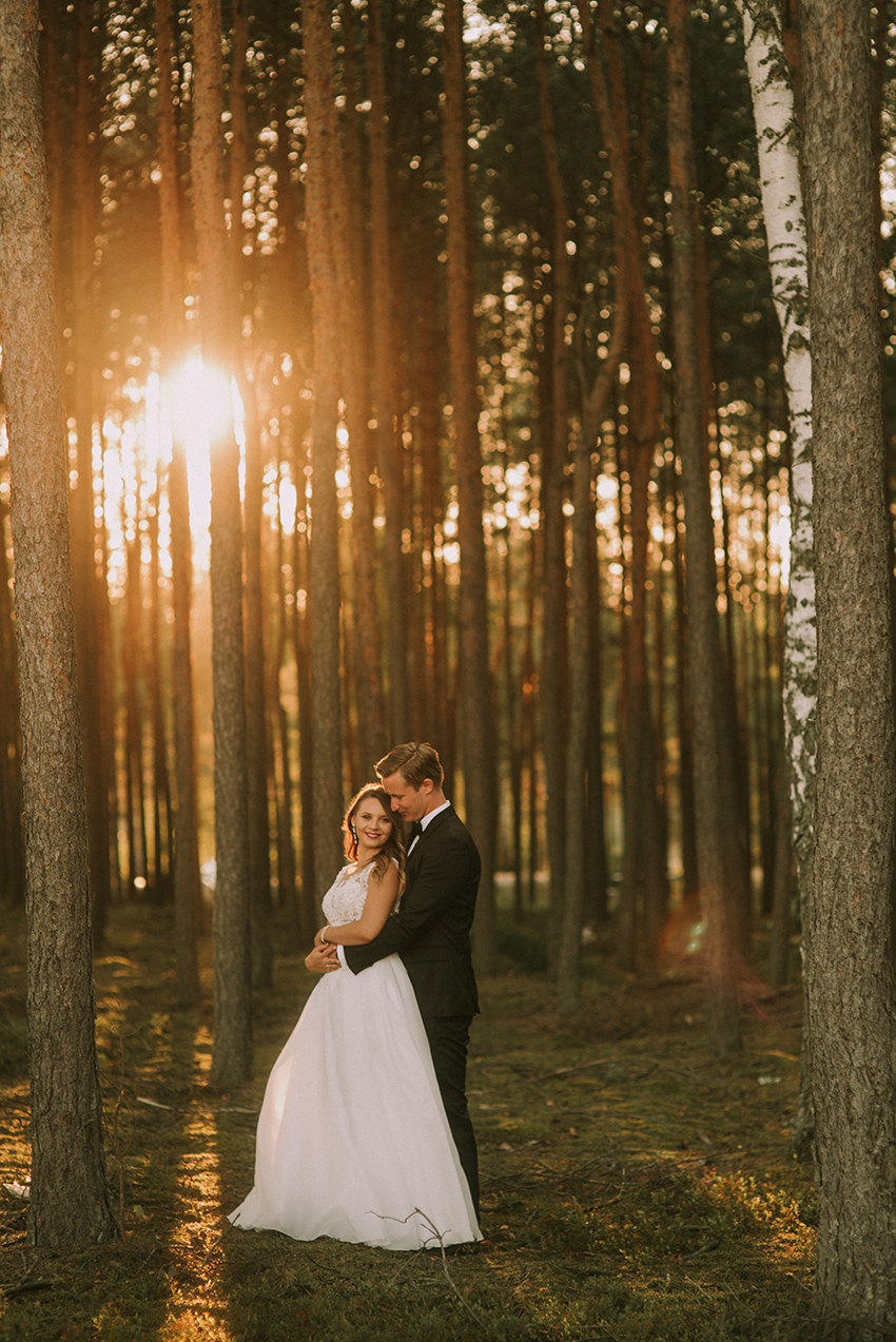 Sesja ślubna w lesie_045